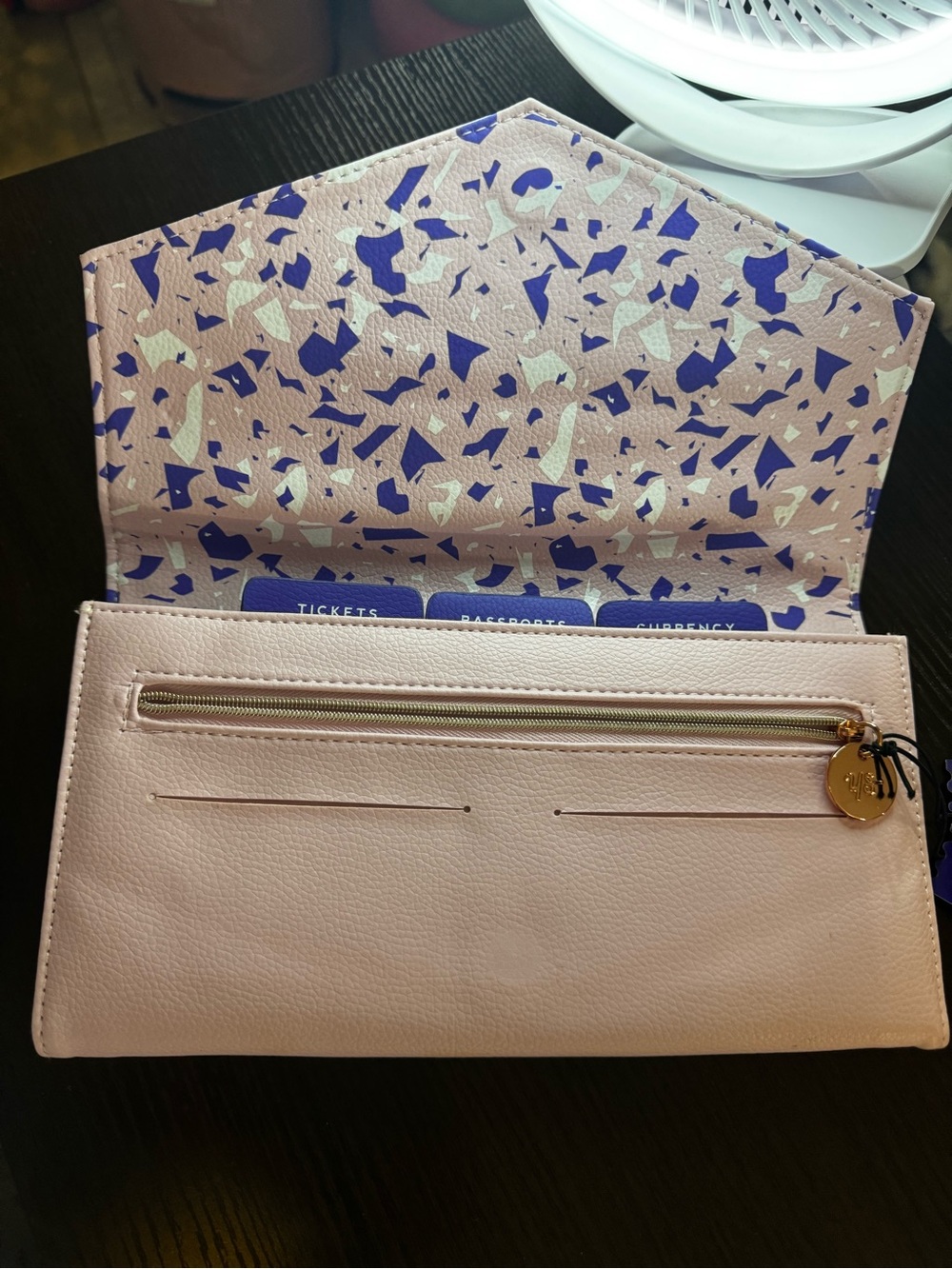 Light Pink Wallet.. passport and bill holder… TRAVEL - Picture 4 of 7